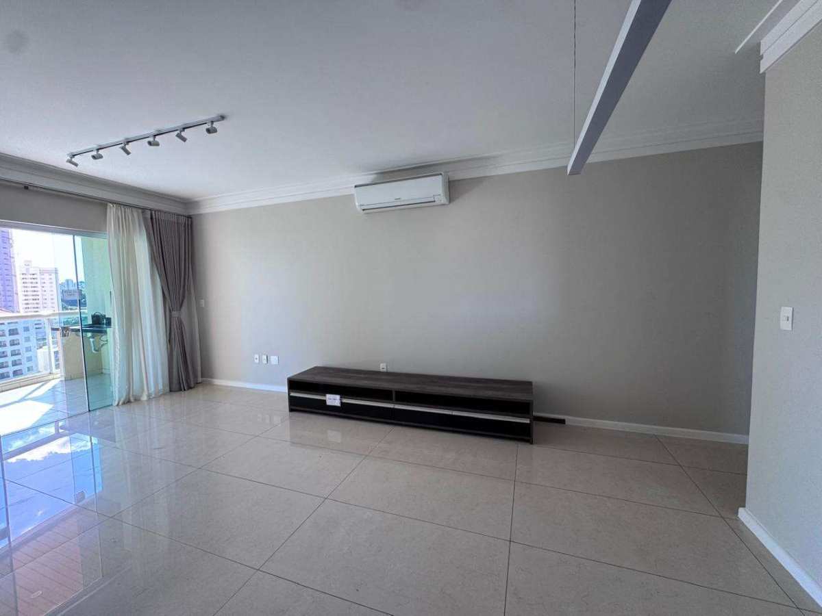Apartamento à venda com 3 quartos, 116,00m² - ,