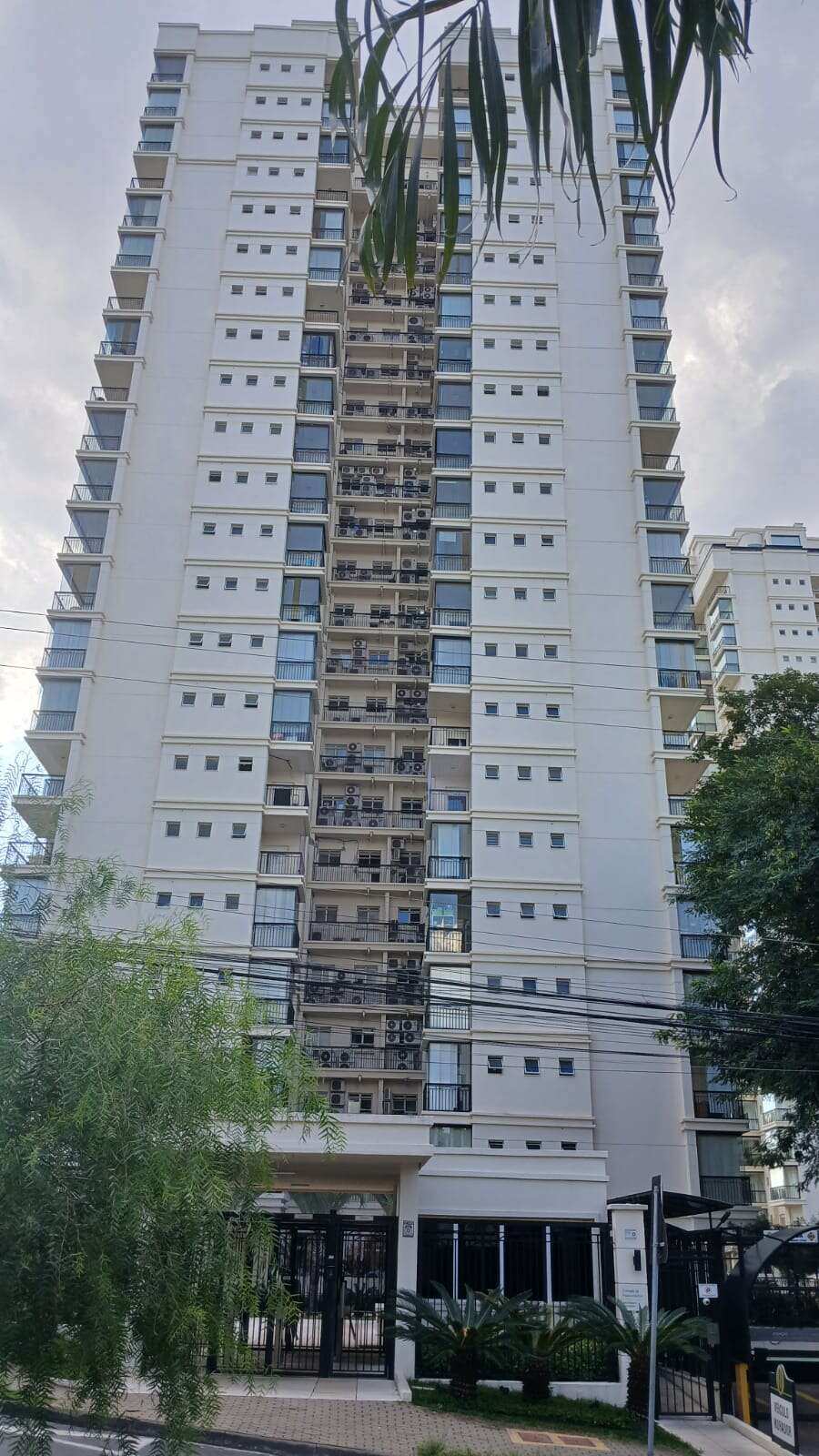 Apartamento à Venda Condomínio Único 197m² 3 suítes, 3 vagas de garagem Zona Sul Sorocaba - Consultora Sandra Franco