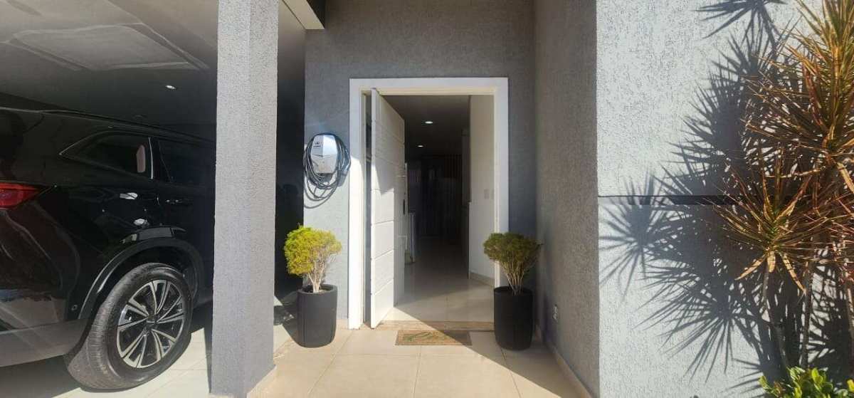  - Casa à venda Condomínio Colinas do Sol  - Altos da Boa Vista 3 suítes, 250m² 4 vagas, piscina aquecida