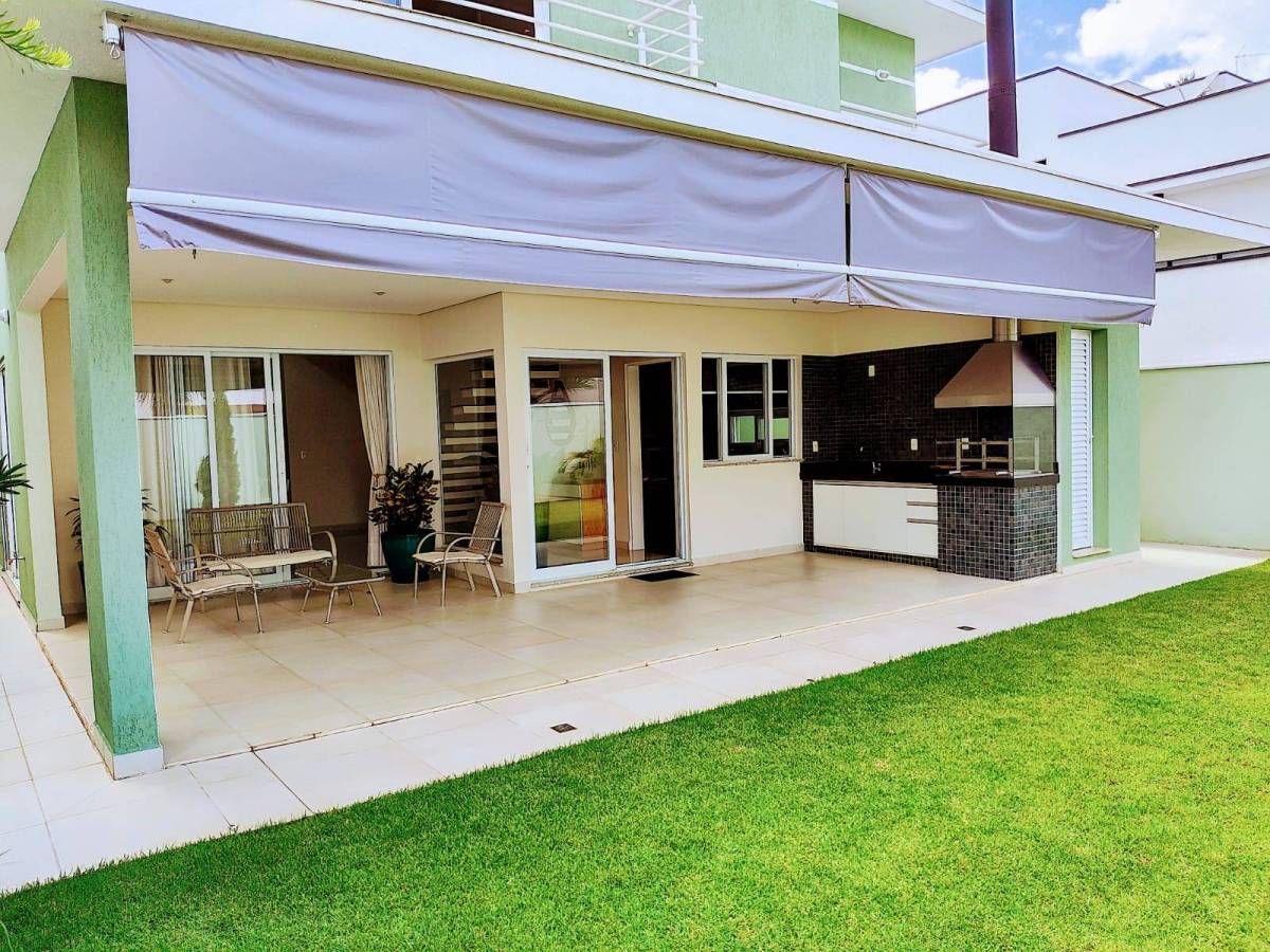 Casa de condomínio à venda com 3 quartos, 236,00m² - ,