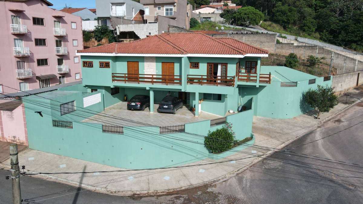 Casa à venda com 3 quartos, 292,60m² - Jardim Secol,Piedade