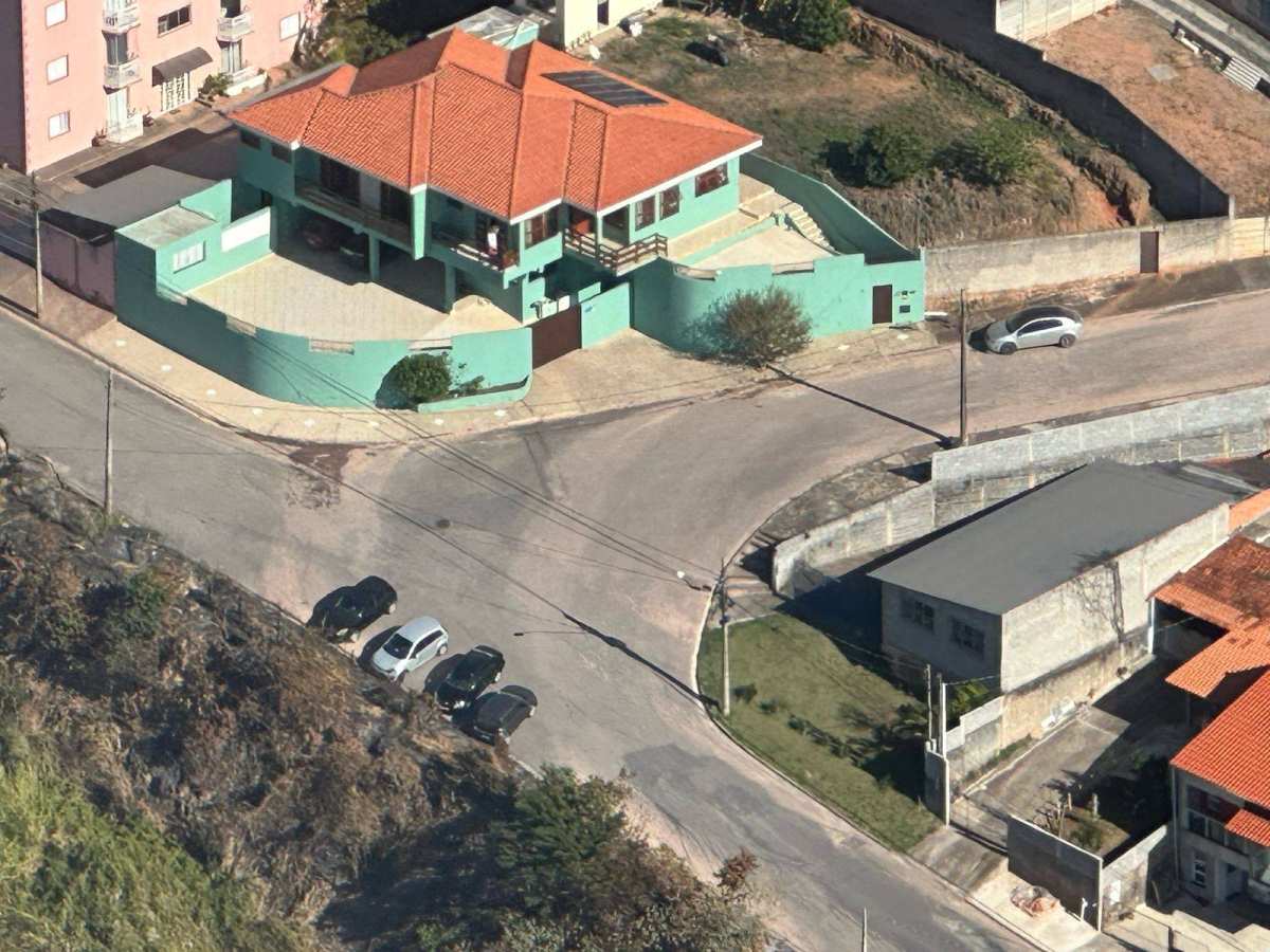 Casa à venda com 3 quartos, 292,60m² - Jardim Secol,Piedade
