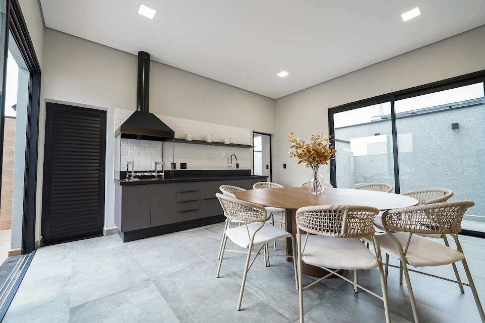  - Casa térrea, condomínio Chácara Ondina, Zona Leste,  3 suítes,  212m² área construída