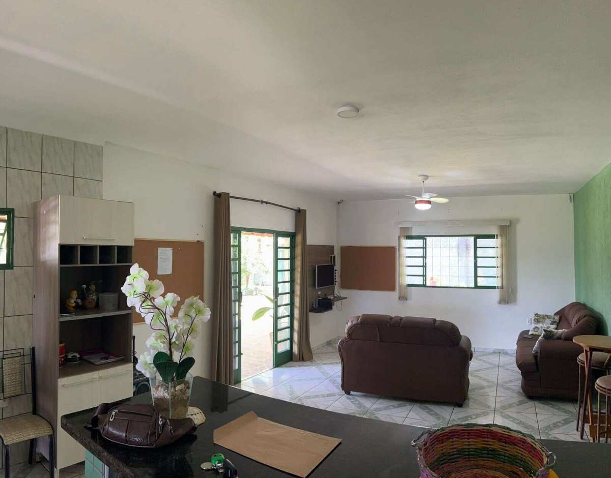  - Vende-se chácara Araçoiaba da Serra 850m² Recanto Ipanema do Meio 2quartos sendo 1 suíte, piscina